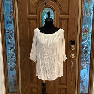 036 Chelsea & Theodore White Blouse